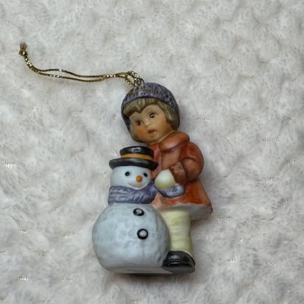 Vintage 1999 Goebel Berta Hummel Ornament "A Gift for Snowman" BH 92/P